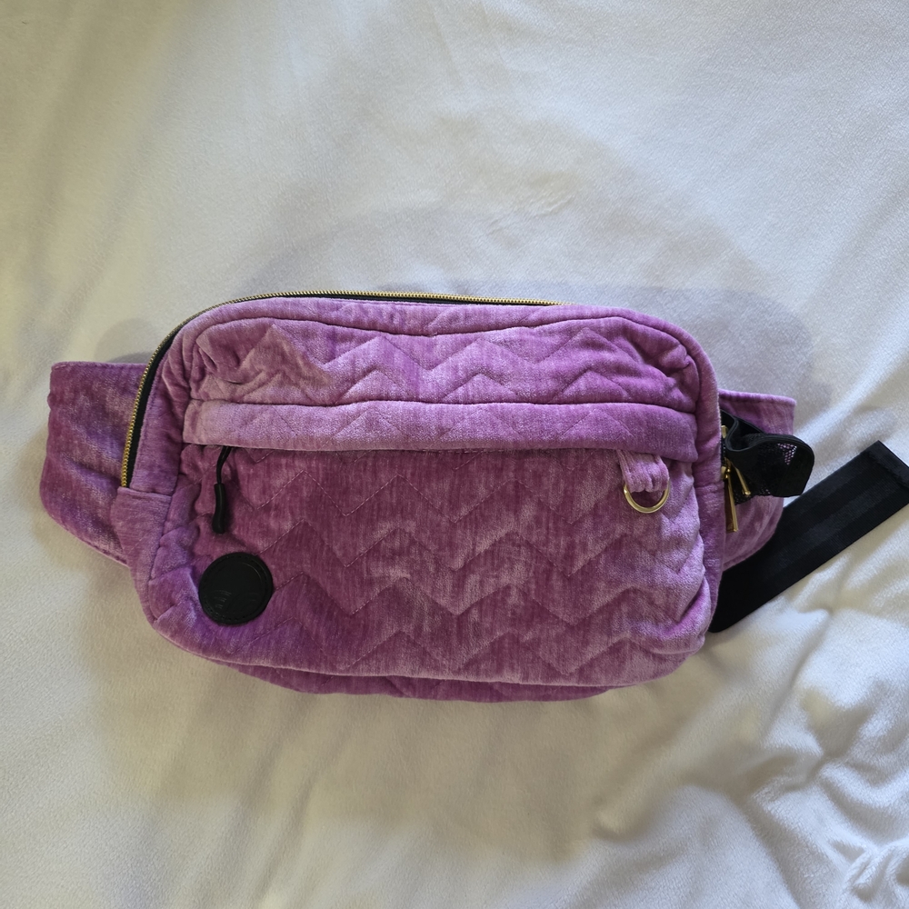 Tushbaby Belt Bag - Picture 2 of 9